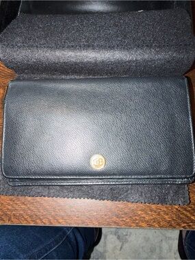 Authentic Vintage CHANEL Black Leather Wallet with Gold Snap